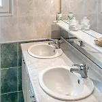 Maison Au Bord De *