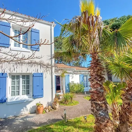 Maison Au Bord De *